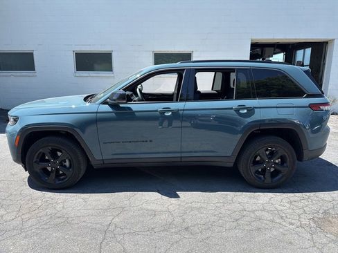 Used 2026 Jeep Grand Cherokee Limited w/ Limited Altitude Package AWD/4WD image 4