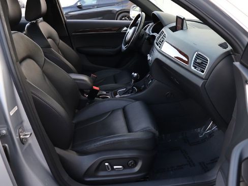 Used 2018 Audi Q3 2.0T Premium Plus AWD/4WD image 34
