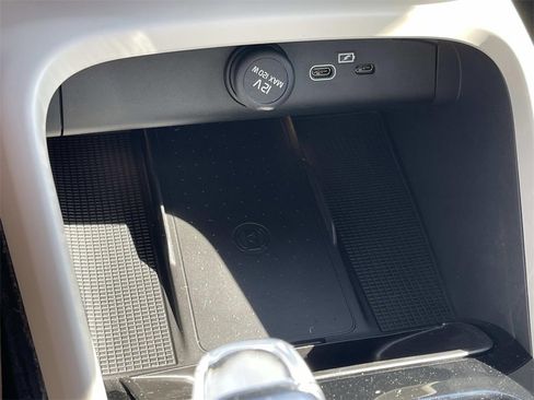 New 2026 Volvo XC40 B5 Plus w/ Protection Package Premier image 29