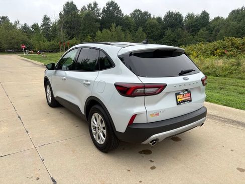 Used 2026 Ford Escape Active w/ Cold Weather Package FWD image 7