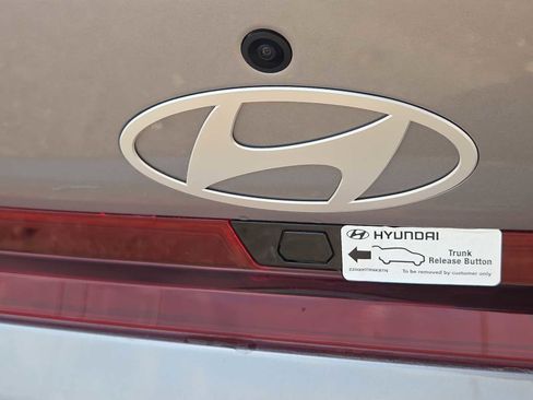 New 2025 Hyundai Elantra Sport image 11