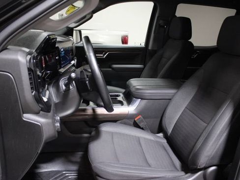 Used 2024 Chevrolet Silverado 1500 RST AWD/4WD image 17