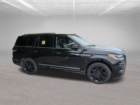 Used 2023 Lincoln Navigator Reserve AWD/4WD image 19
