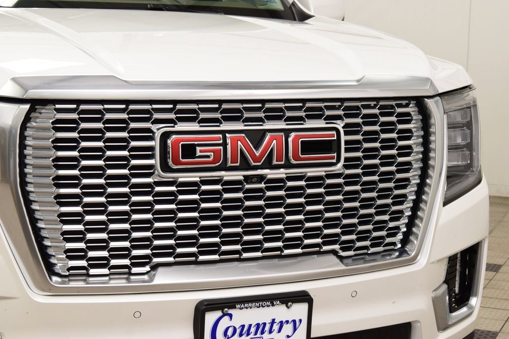 Used 2024 GMC Yukon Denali AWD/4WD image 11