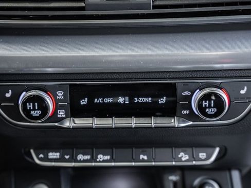 Used 2025 Audi Q5 2.0T Premium image 24