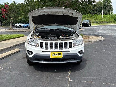 Used 2014 Jeep Compass Sport w/ Power Value Group FWD image 9