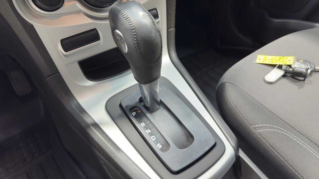 Used 2015 Ford Fiesta SE FWD image 23