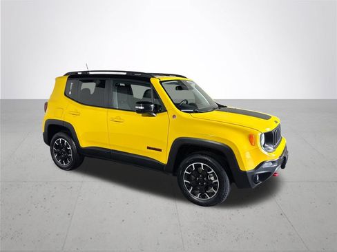 Used 2023 Jeep Renegade Trailhawk AWD/4WD image 4