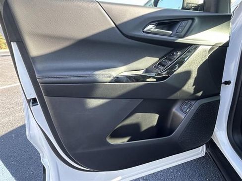 Used 2025 Chevrolet Equinox LT w/ Convenience Package II image 22