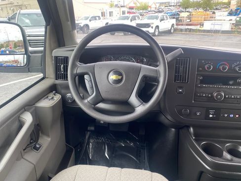 Used 2025 Chevrolet Express 3500 LT w/ LT Preferred Equipment Group RWD image 13