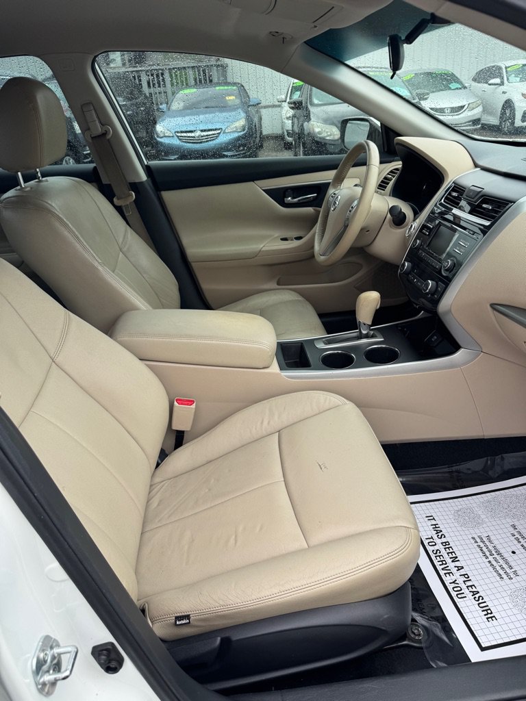 Used 2015 Nissan Altima 2.5 SV FWD image 9
