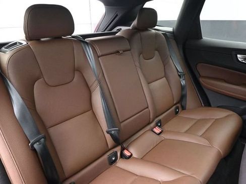 Used 2023 Volvo XC60 B5 Plus w/ Protection Package Premier AWD/4WD image 27