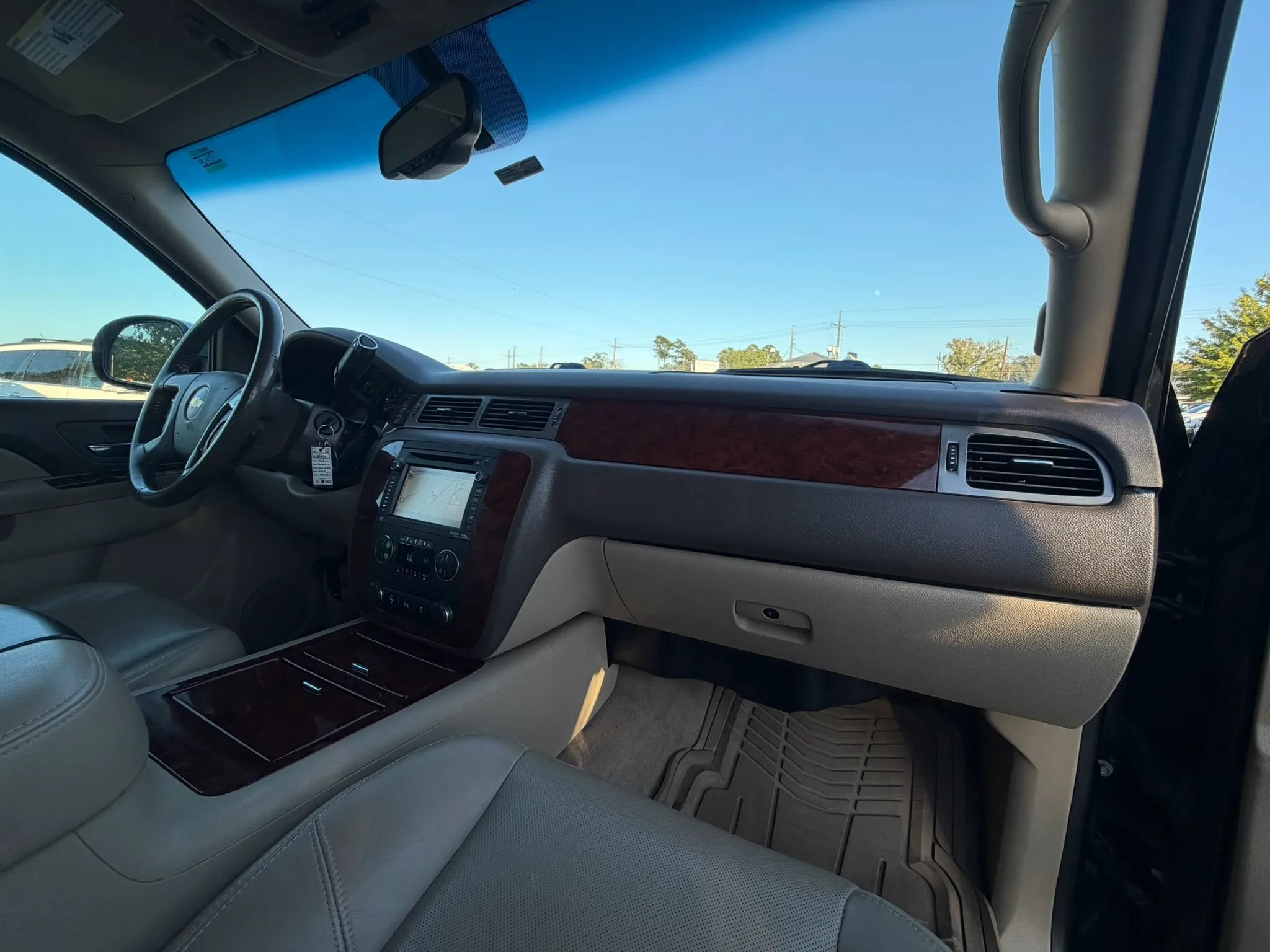 Used 2013 Chevrolet Avalanche LTZ RWD image 23