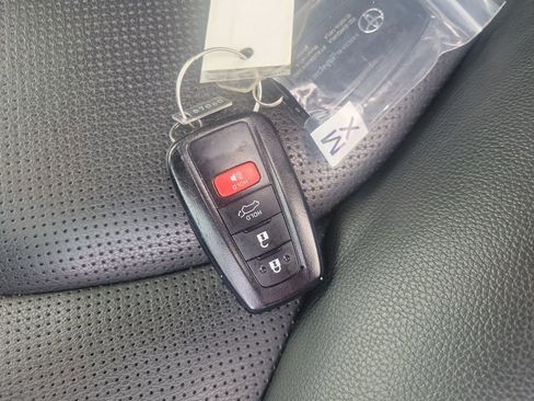 Used 2023 Toyota Highlander Platinum image 37