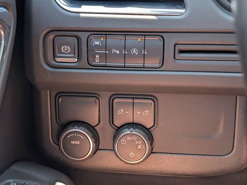 Used 2023 Chevrolet Tahoe LT RWD image 25