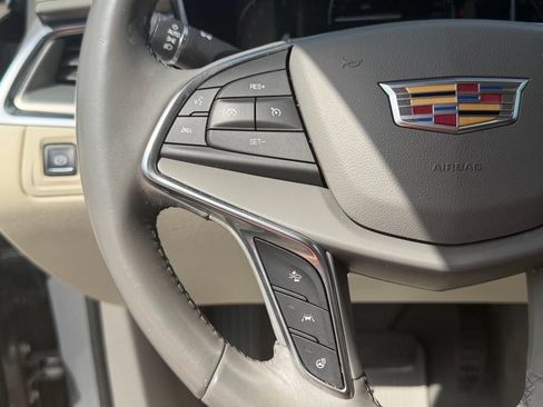 Used 2018 Cadillac XT5 Luxury w/ Driver Awareness Package FWD image 19
