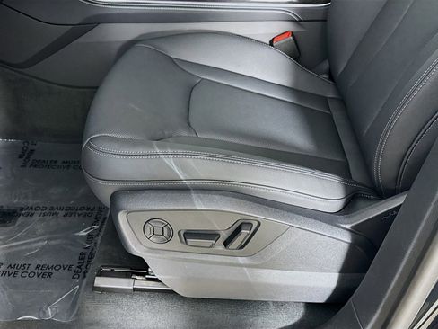 New 2026 Audi Q8 Premium Plus image 20