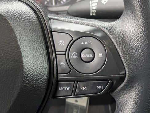 Used 2025 Toyota Corolla LE image 19