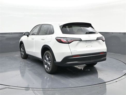New 2026 Honda HR-V LX image 8