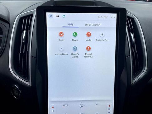 Used 2024 Ford Edge SE w/ Black Appearance Package image 16