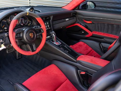 Certified 2018 Porsche 911 GT2 RS RWD image 5