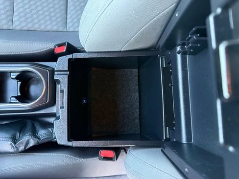 Used 2022 Toyota Tacoma SR w/ SR Convenience Package RWD image 36