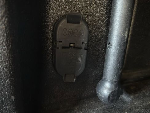 Used 2020 GMC Sierra 2500 AT4 w/ AT4 Premium Package image 27