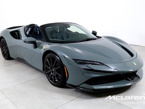 Used 2024 Ferrari SF90 Spider image 4