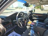 Used 2015 Cadillac Escalade Luxury image 6