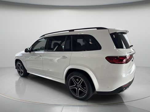 Used 2026 Mercedes-Benz GLS 450 4MATIC image 3