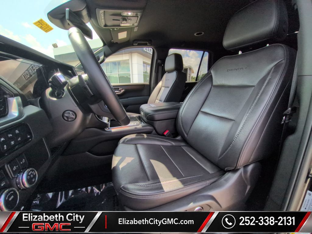 Used 2025 GMC Yukon Denali AWD/4WD image 17