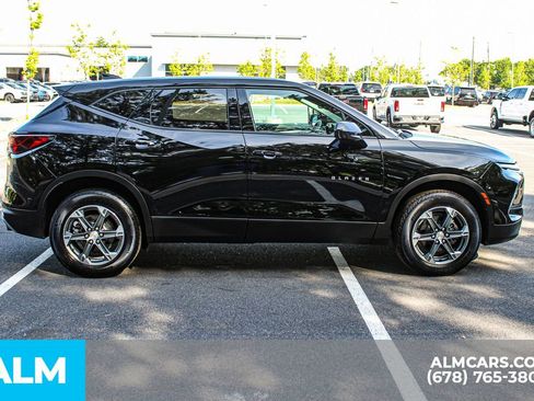 Used 2025 Chevrolet Blazer LT FWD image 9