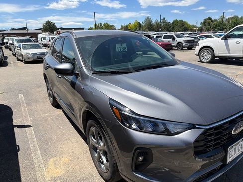 Used 2023 Ford Escape ST-Line Select w/ Tech Pack #1 AWD/4WD image 3
