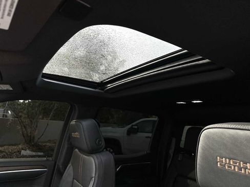 Certified 2025 Chevrolet Silverado 1500 High Country w/ Technology Package image 17