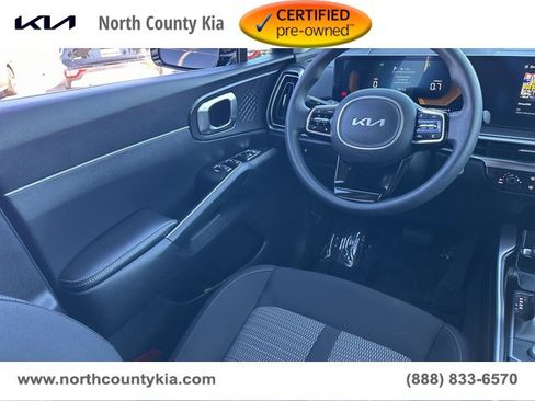 Certified 2025 Kia Sorento LX image 12