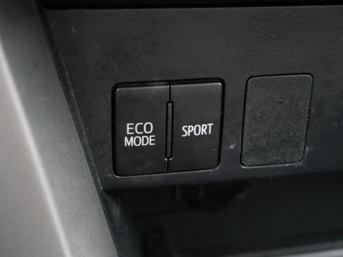 Used 2017 Toyota RAV4 LE w/ All Weather Liner Package AWD/4WD image 30