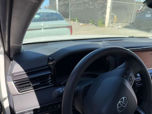 Used 2025 Toyota Camry LE image 32