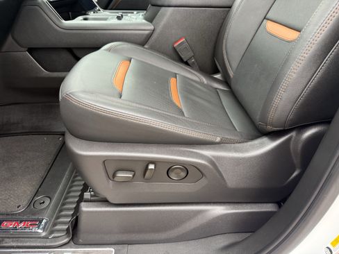 Used 2025 GMC Sierra 2500 AT4 w/ AT4 Premium Plus Package AWD/4WD image 28