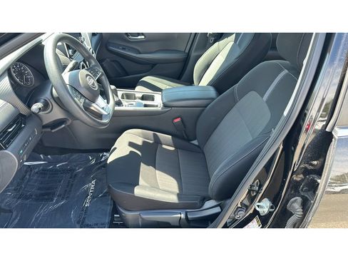 Used 2024 Nissan Sentra SV FWD image 18