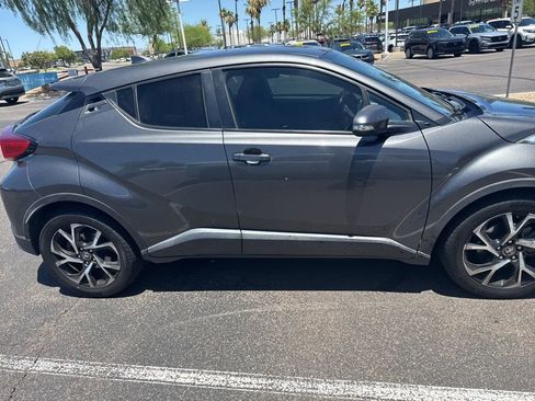 Used 2018 Toyota C-HR XLE FWD image 6