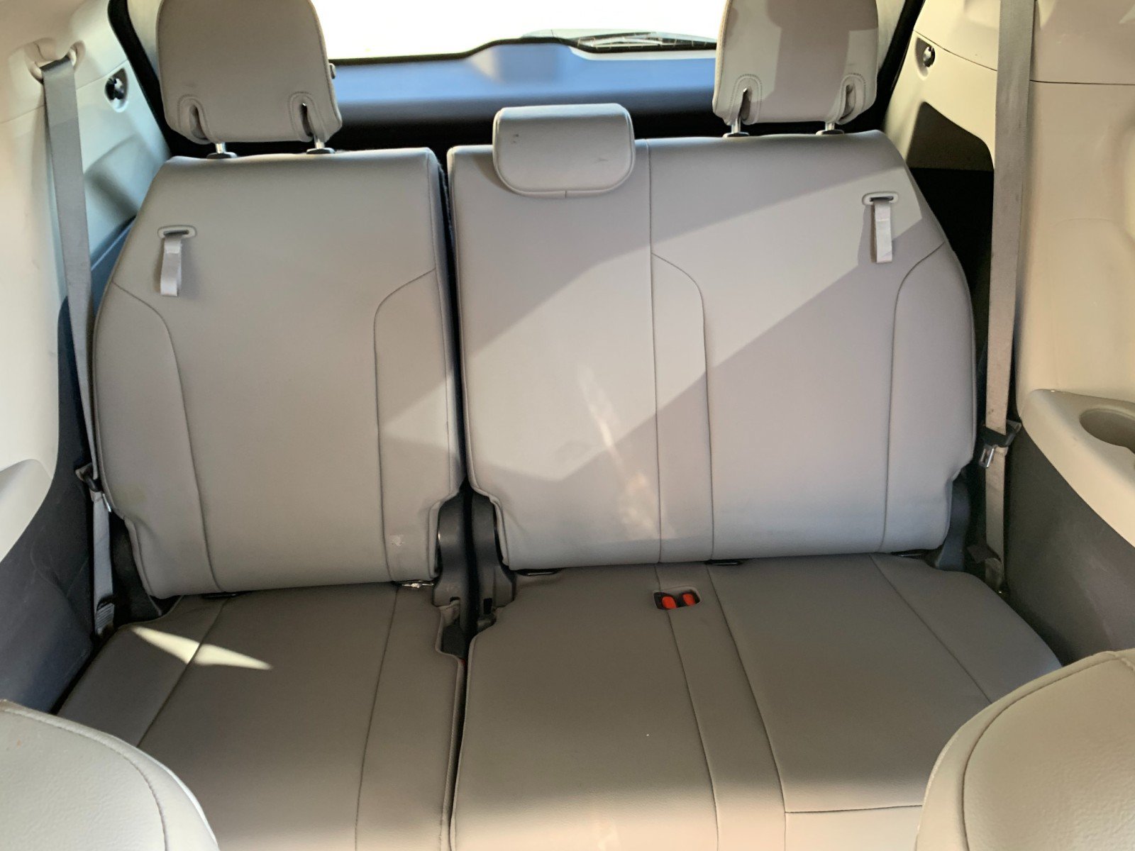 Used 2022 Toyota Sienna XLE AWD/4WD image 30