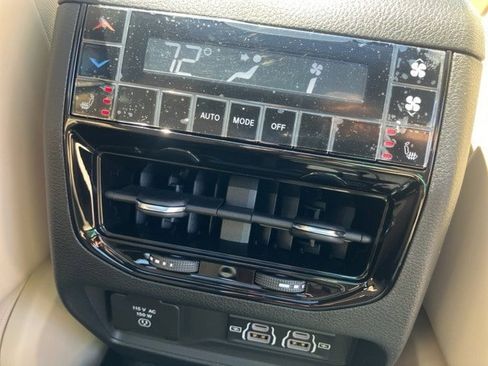 New 2025 Jeep Grand Cherokee L Limited w/ Luxury Tech Group II image 20