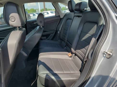 Used 2024 Volkswagen Jetta SE FWD image 12