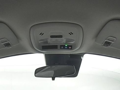 Used 2025 Chevrolet Trax LT FWD image 30