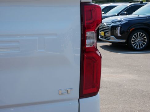 Used 2021 Chevrolet Silverado 1500 LT Trail Boss w/ Bed Protection Package AWD/4WD image 17