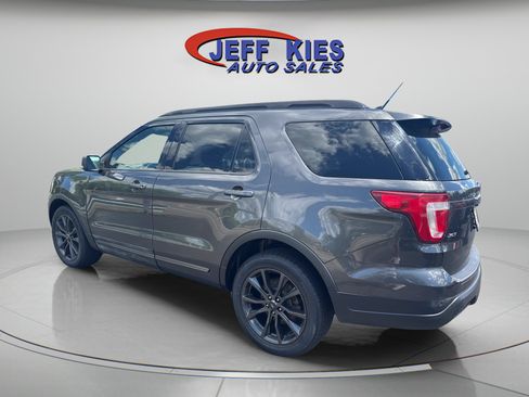 Used 2019 Ford Explorer XLT w/ Equipment Group 202A AWD/4WD image 7