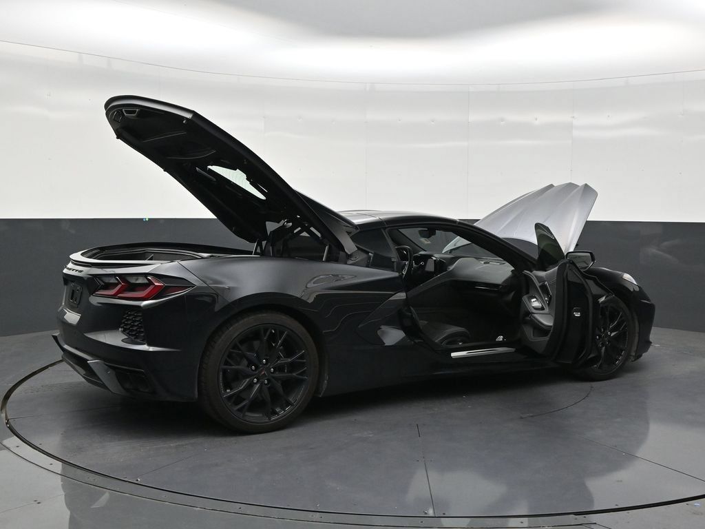 Used 2025 Chevrolet Corvette Stingray Preferred Cpe w/ Stealth Interior Trim Package RWD image 27
