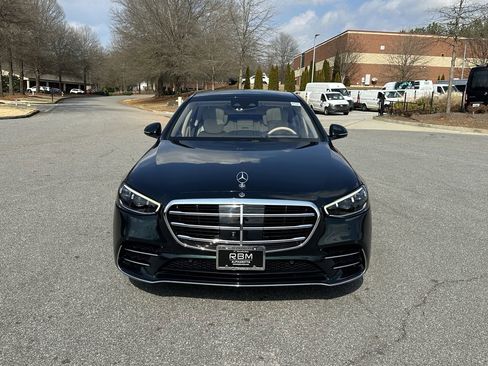 Used 2022 Mercedes-Benz S 500 4MATIC image 3