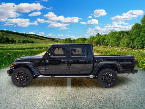 Used 2023 Jeep Gladiator Overland AWD/4WD image 3