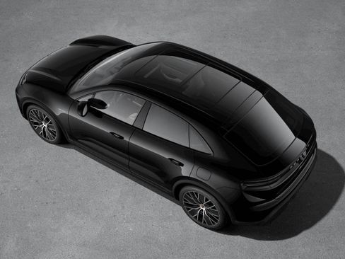 New 2026 Porsche Macan 4 Electric image 4